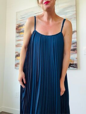 MERLOT Navy Blue Pleated Sleeveless Midi Dress Adjustable Straps L